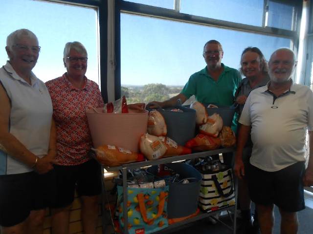 Christmas comes early for some at golf