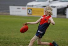 Juniors battle conditions