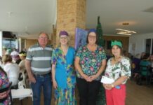 Paddlers lunch over Boston Bay