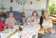 Paddlers festive together