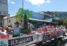 Dragon boat float wins