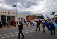 Community gathers for Anzac Day march