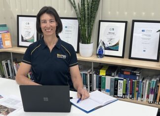 UniHub CEO steps down