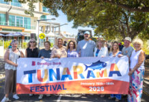 Smiles at Tunarama parade