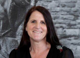 Great team of women leading Robin Hood